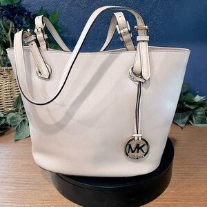 Michael Kors Jet Set Medium Leather Tote in Taupe